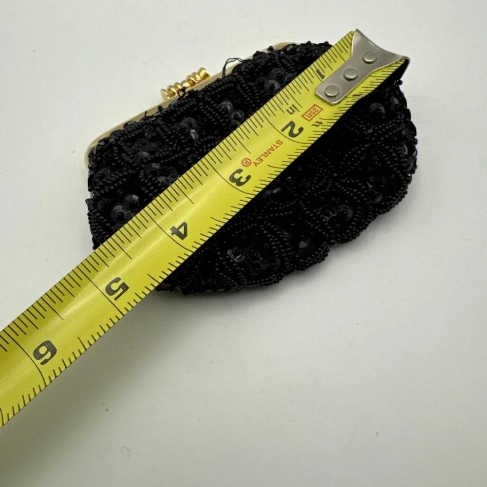 Vintage SAFCO small Black Beaded and Sequin Kiss Closure‎ Clutch